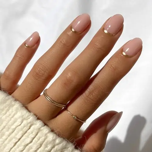 Glamnetic Goal Digger short round press on nails with gold foil